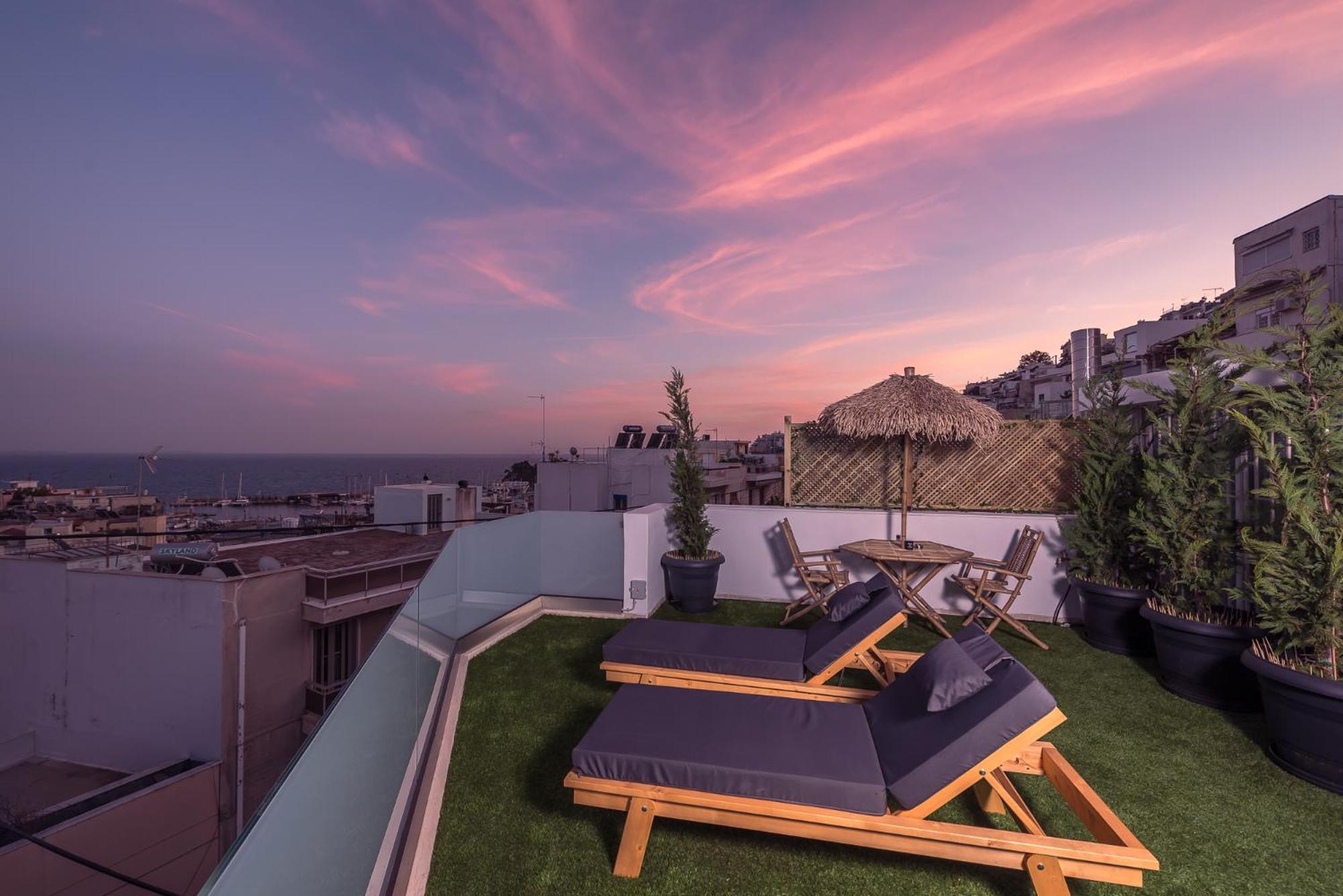 Sea Breeze With Jacuzzi Piraeus
