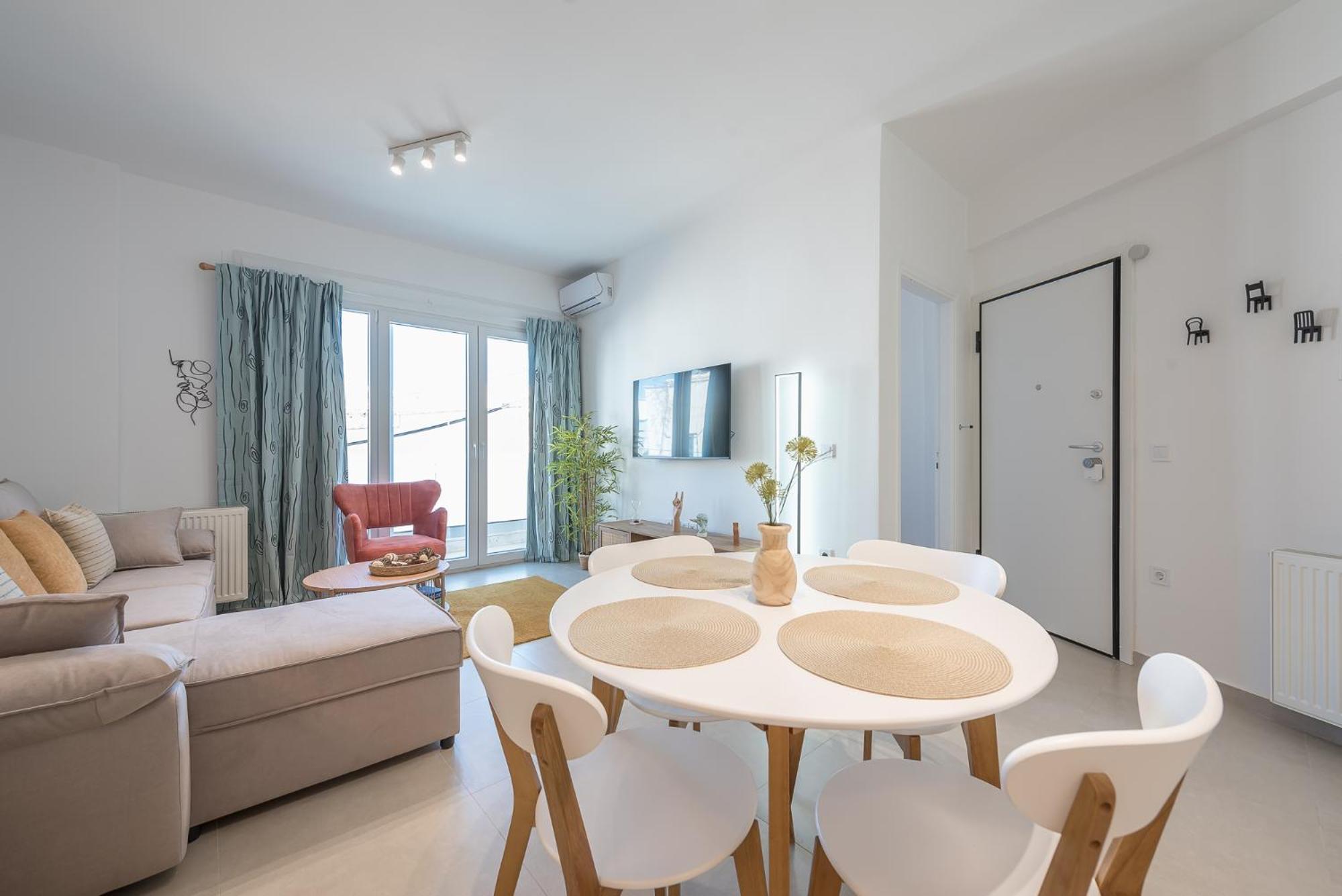 Sea Breeze With Jacuzzi Apartment *