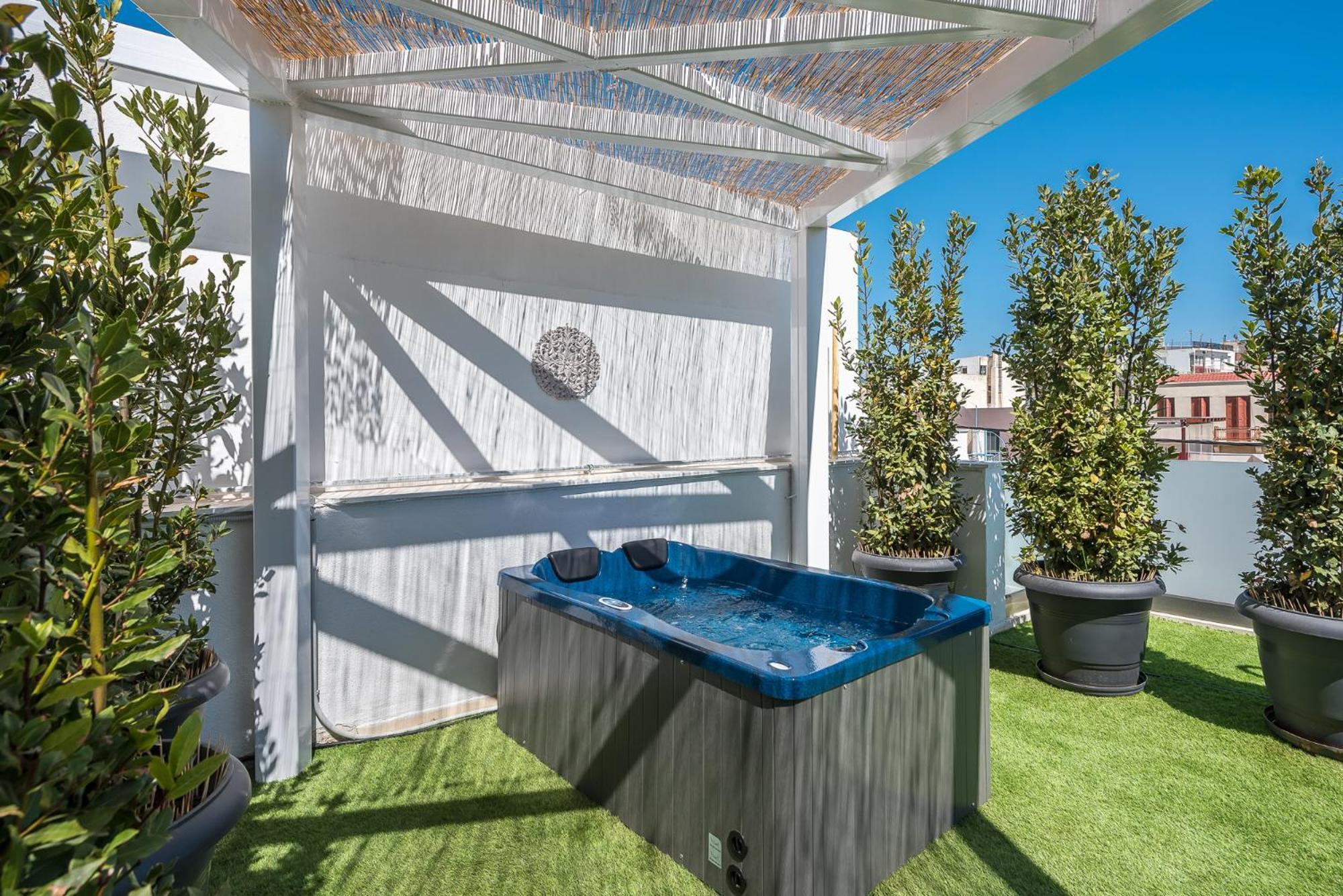 Sea Breeze With Jacuzzi