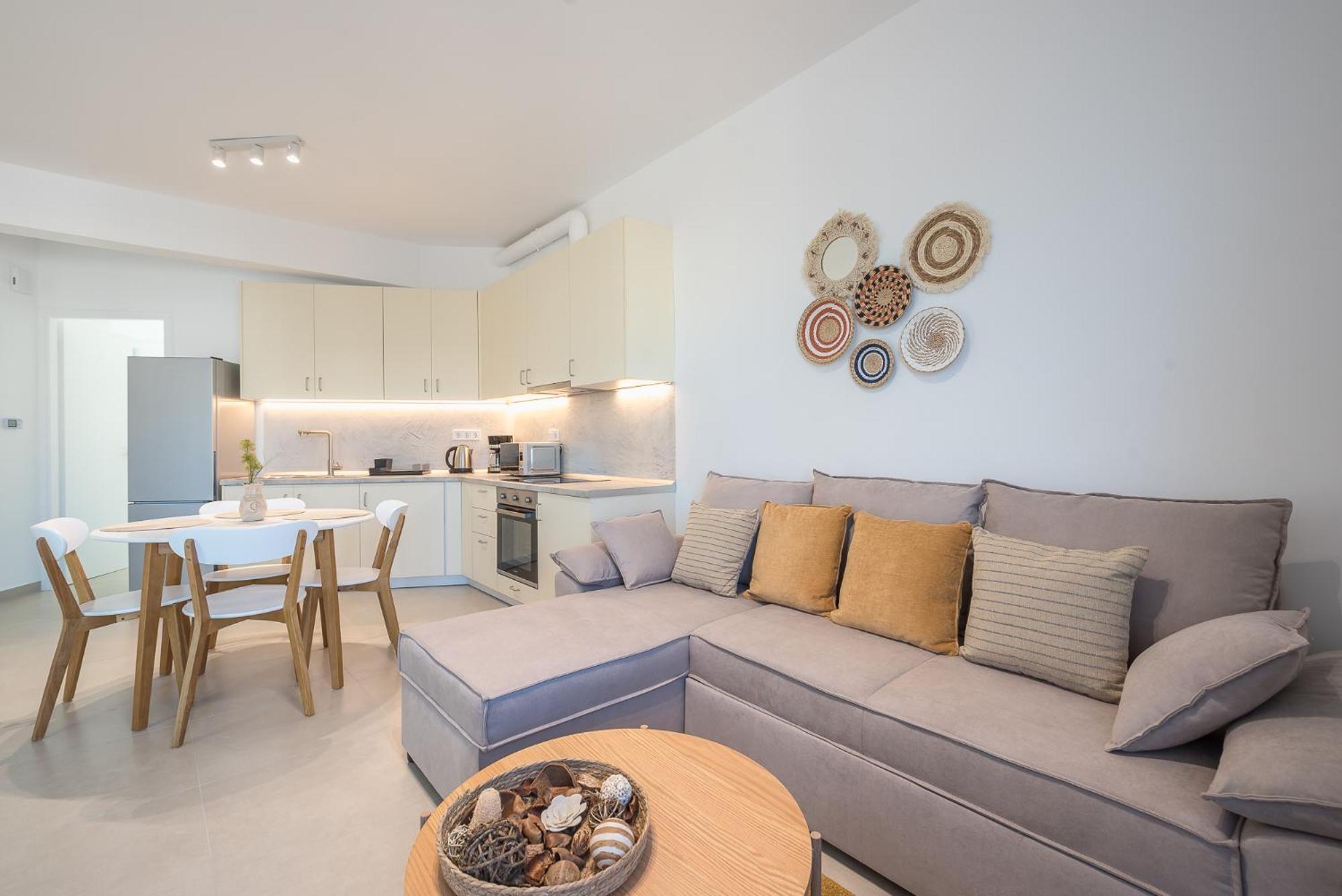 Sea Breeze With Jacuzzi Apartment *