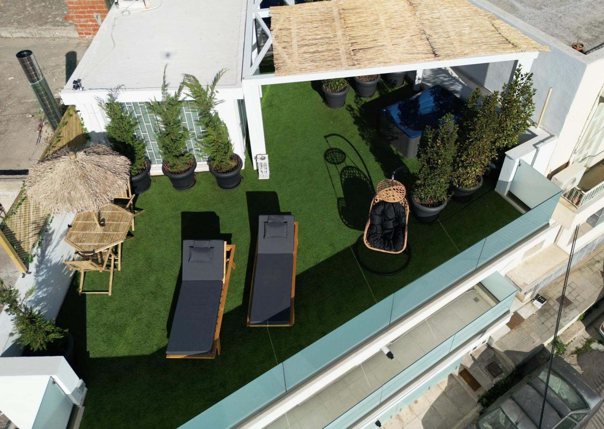 Sea Breeze With Jacuzzi Apartment